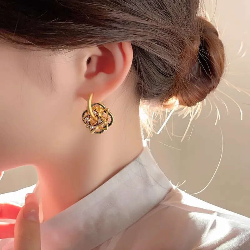 Guliya National Style for Women 2024 New High-end Stud Unique and Elegant Earrings