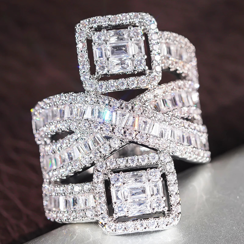 Huitan High-quality Bright CZ Finger Ring for Women Anniversary Party Accessories Gorgeous Wedding Band Lady Fashion Jewelry 250717