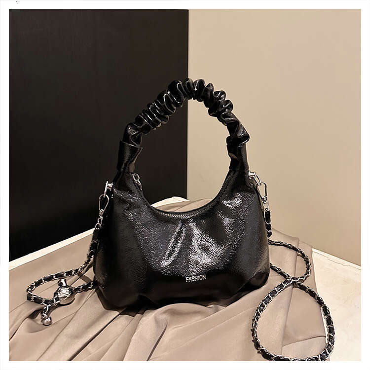 Trendy Wrinkled Handheld Cloud 2025 New Fashion Crossbody This Year's Popular Commuter Shoulder Small Bag