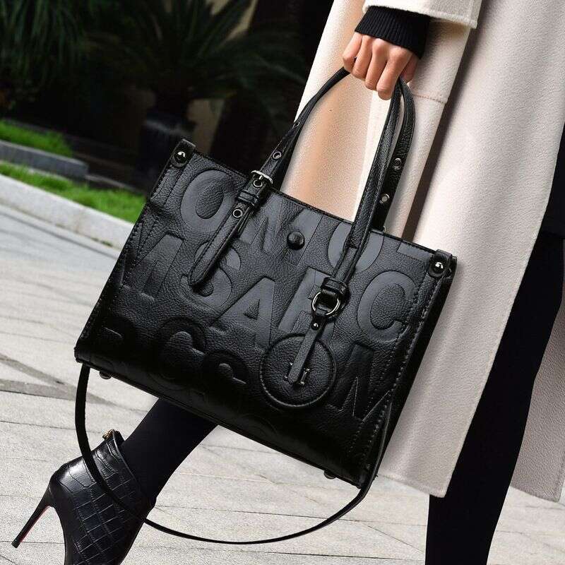 New Women's Handheld High Grade Large Capacity Fashion Texture Letter One Shoulder Tote Bag