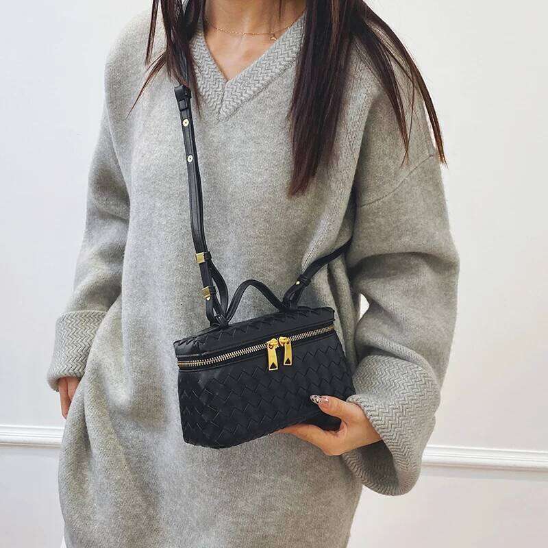 Popular Leather Crossbody Bag Women's Style, Elegant Messenger Handbag, Classic Tote Bags From Brand