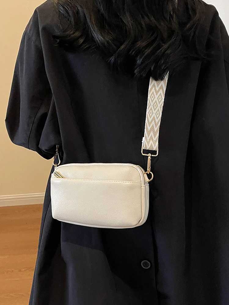 Chic Vegan Crossbody Bag - Minimalist Fashion-Forward PU Shoulder Bag for Women - Compact Spacious Phone-Friendly Y250719