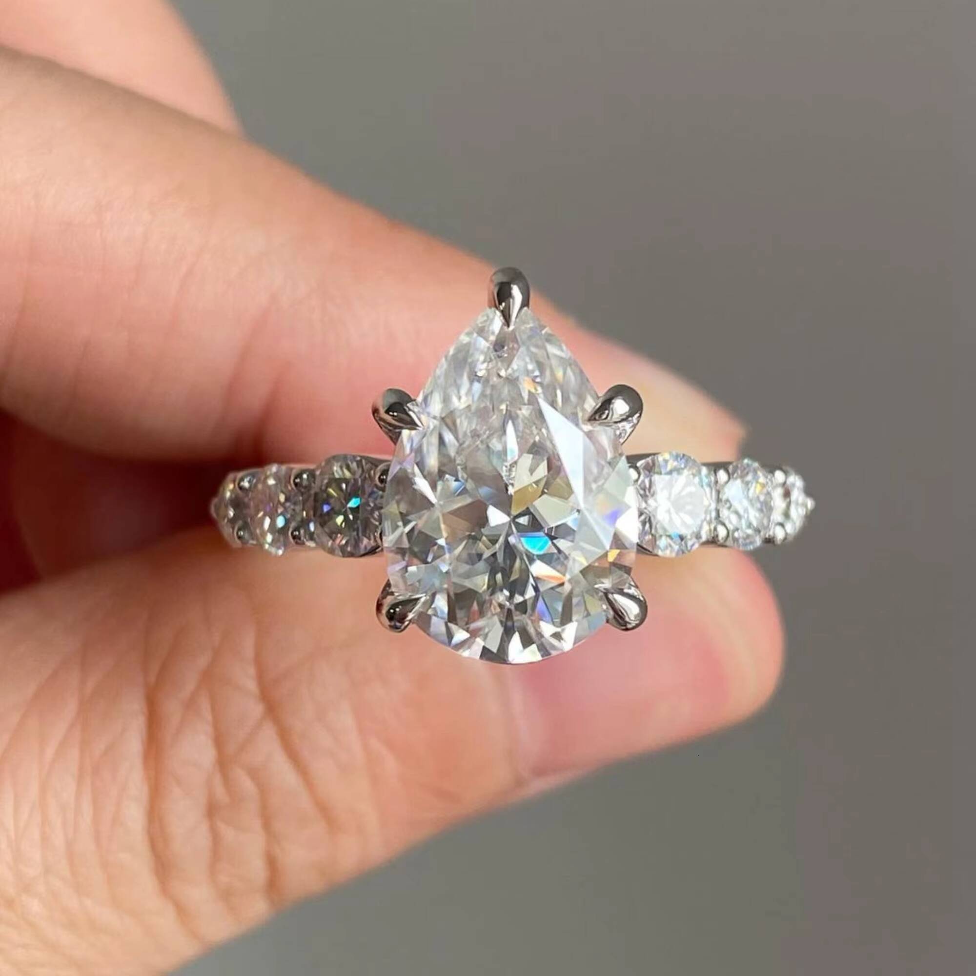 Premium Quality 4.25 Ct Pear Cut Moissanite Diamond Ring 18k Yellow Gold Original Jewelry Silver Parties-Wholesale Factory Price