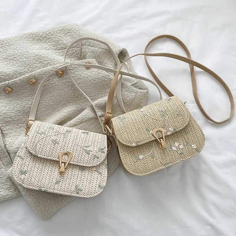 Fashion Flower Woven Saddle Bag Women Cute Straw Shoulder Bags Trendy Casual Handbag Ladies Lace Embroidery Crossbody Bags Y250719