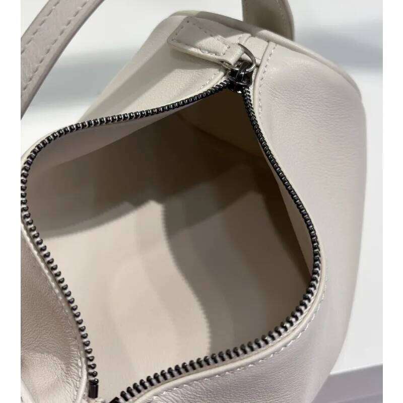 Women's Designer Bag Cylinder Handbag Full Inside And Out Niche New Design Old Money Style Simple Retro Leather Women's Bag Casual Versatile