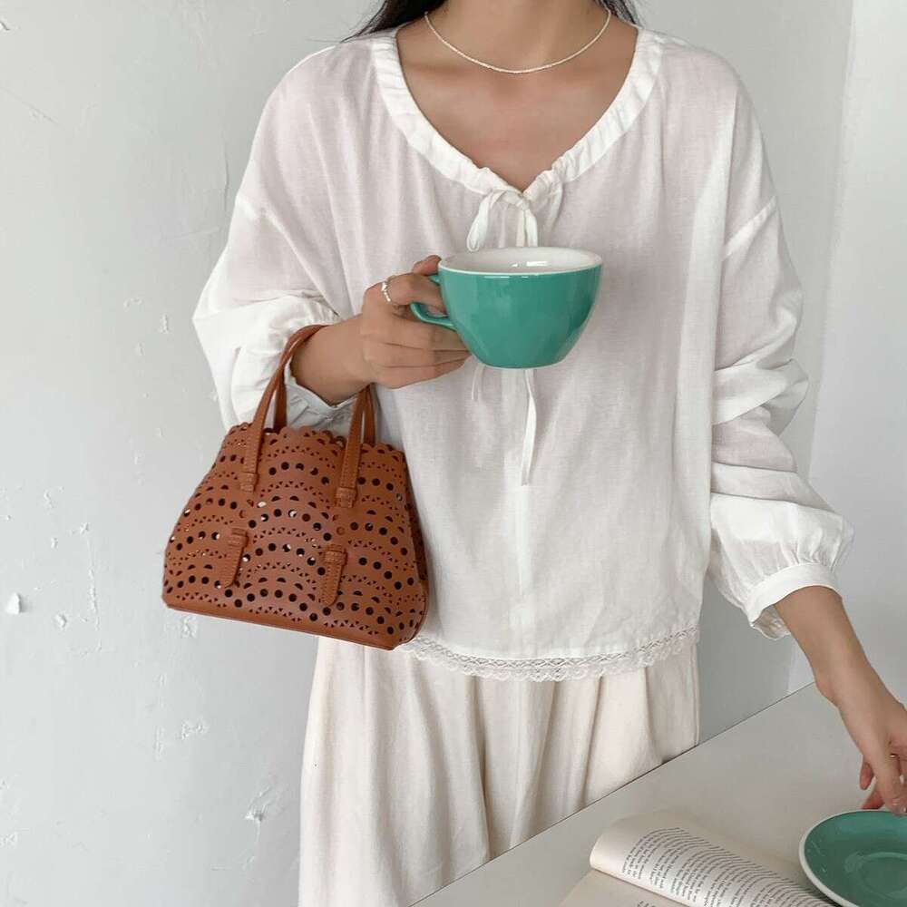 New Wave Hollow Carved Flower Basket for Women, Niche Single Shoulder Crossbody Small Bag, Solid Color PU Leather Handheld Tote Bag