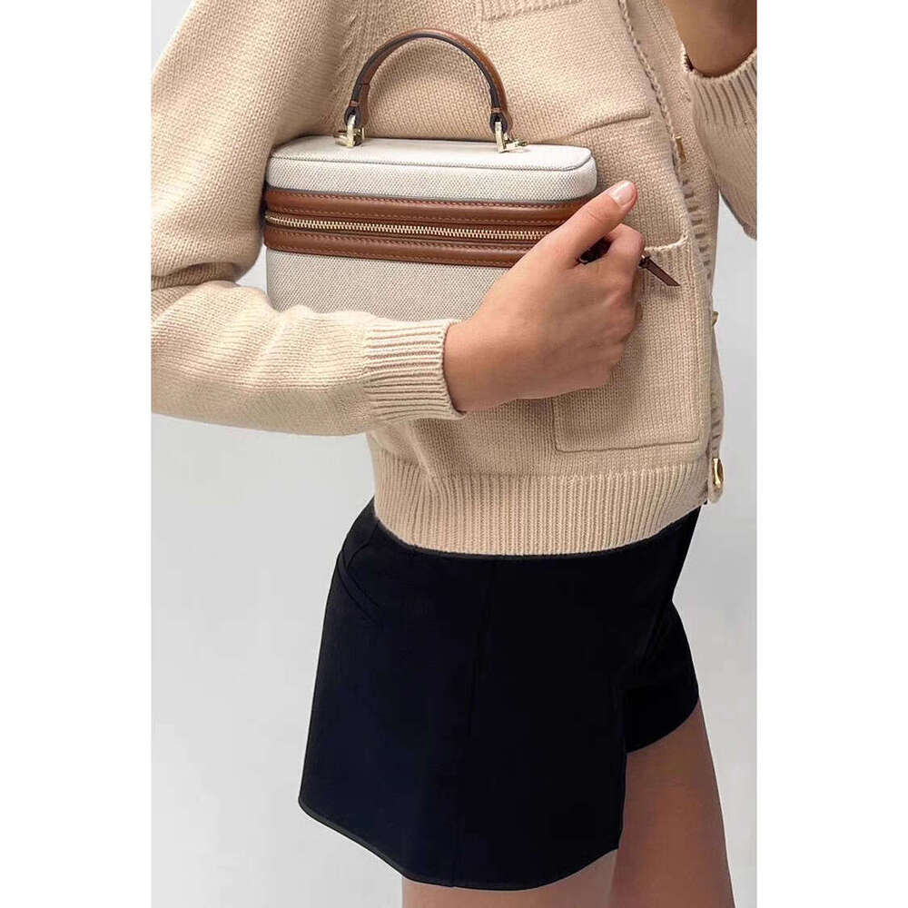 New Women's Retro Versatile Shoulder Crossbody Large Capacity Handheld Small Square High-end Box Bag