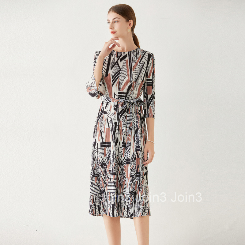 6050 Spring New Womens pleated round neck printed lace up seven quarter sleeve plus size medium long dress