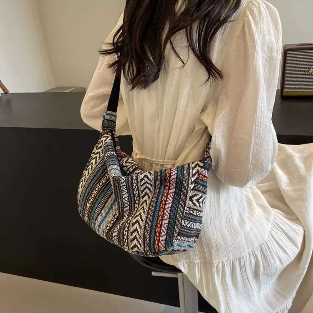 Canvas Tribal Style Shoulder Bag Striped Pattern Zipper Closure Crossbody Bag Large Capacity Canvas Messenger bag Women Y250719