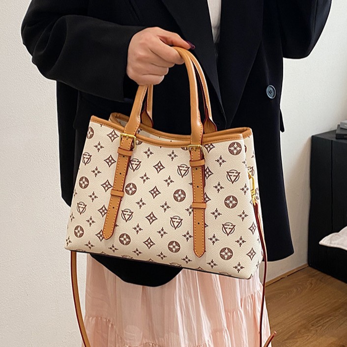 Designer Bag Luxury Bag Charms Women S Tote New Large Capacity Soft Leather Like Shoulder Bag Shoulder Retro Fashion Commuter Purse