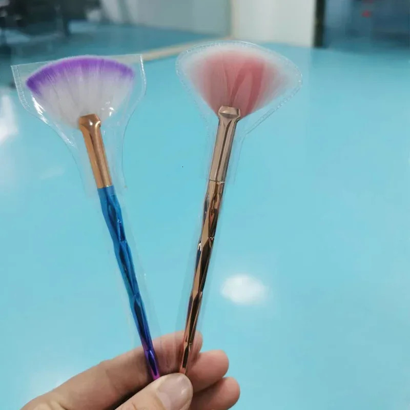 5pcs Fan Brushes Soft Makeup Brush Cosmetic Applicator Tools Wooden Handle and Fiber for Glycolic Peel Mask 250714