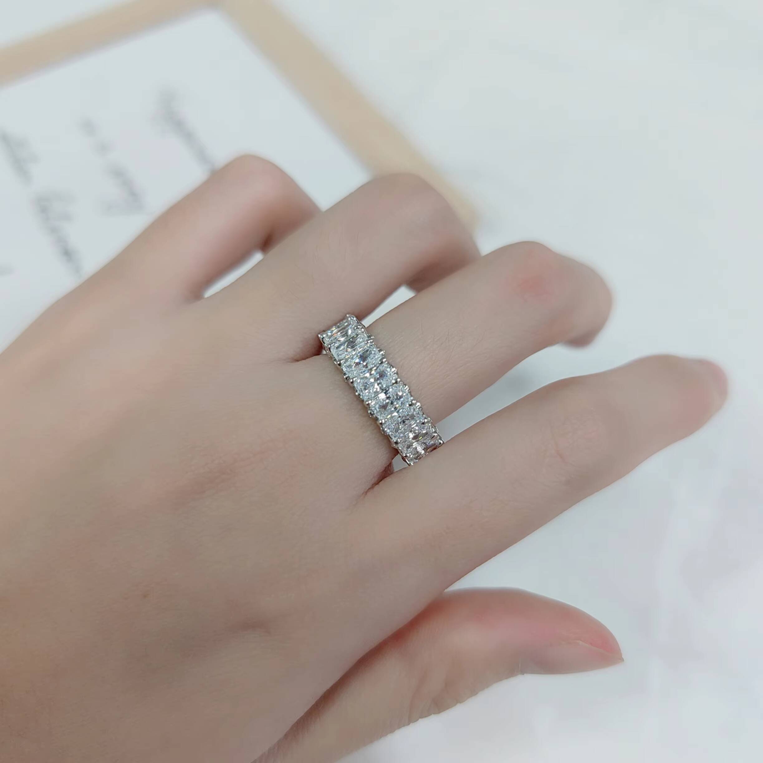 OL1422 High End Jewelry Factory Wholesale Solid White Gold Custom Women Men Designs Moissanite Diamond Gold Eternity Band