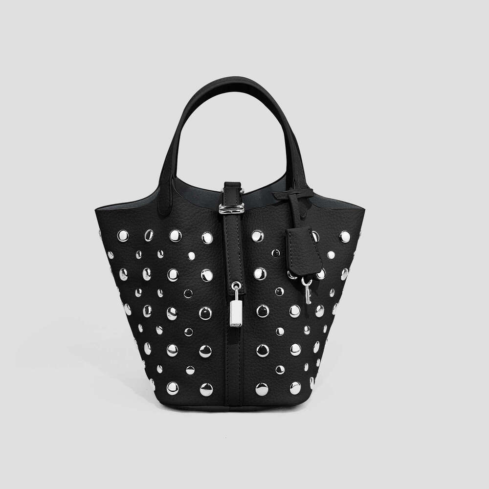 Fashion Punk Rivet Women's Commuting High-end New Crossbody Handbag Shoulder Bucket Bag