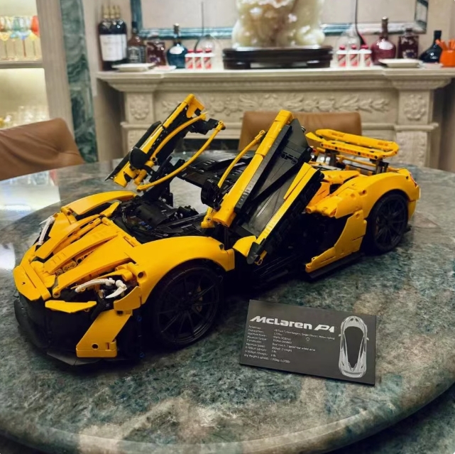 100 original building block 18 P1 super gifts for adult racing fans Racing car collectible model comes with V8 piston engine C251007