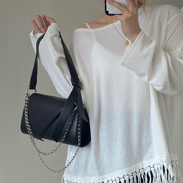 Free Shipping Designer Luxury Niche Black Trendy Chain Bag New Versatile Fashionable Stylish Handbag Shoulder Bag Crossbody Bag Trendy Leisure Leisure