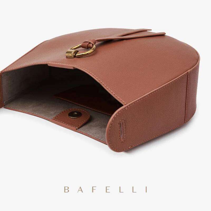 Luxury designer classic ladies BAFELLI brand fashion shoulder slung saddle retro style leather wallet.