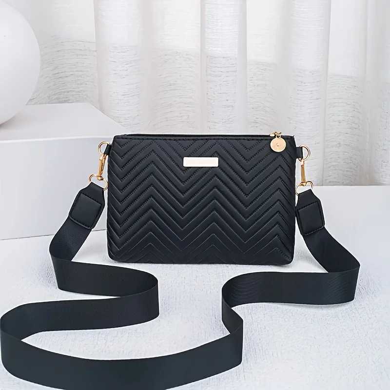 2025 New Minimalist Solid Color Quilted Chain Crossbody Bag for Women Small Lightweight Shoulder Purse Elegant Everyday Handbag Y250719
