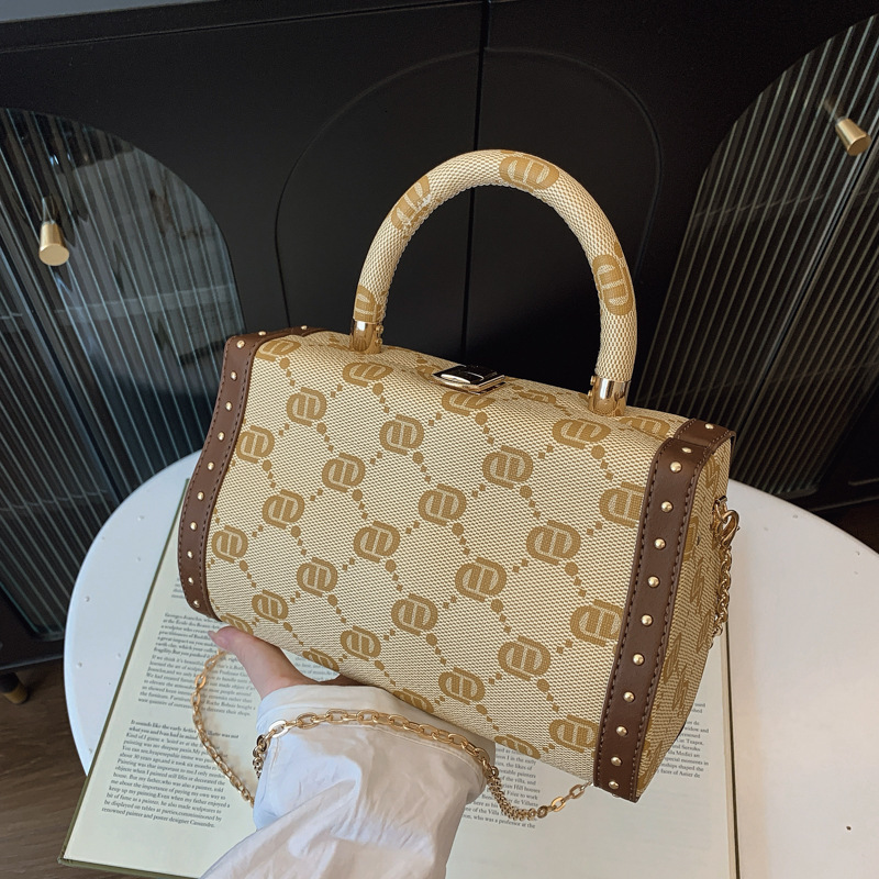Luxury Brand Designer Bag Beibei Shangpin 2025 New High-End Fashion Rivet Box Bag Handbag Shoulder Crossbody Women's Bag