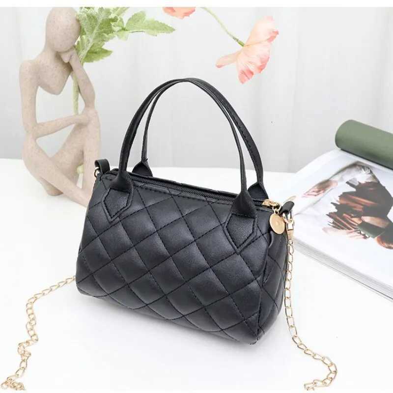Crossbody Bags for Women Fashion Quilted Shoulder Purse with Convertible Chain Strap Classic Satchel Handbag Y250719