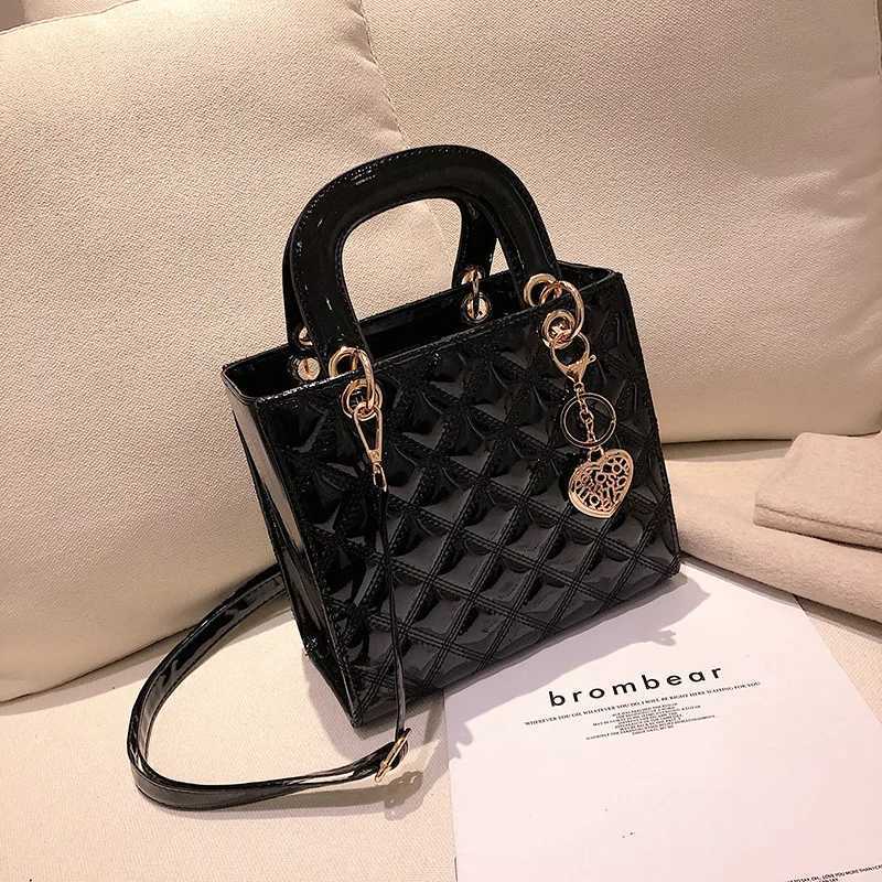 Womens Bright Shoulder Bag Diamond Handbag FAshion Crossbody Bag Car StiTChing Craft Pendant Decoration PU Material Y250719