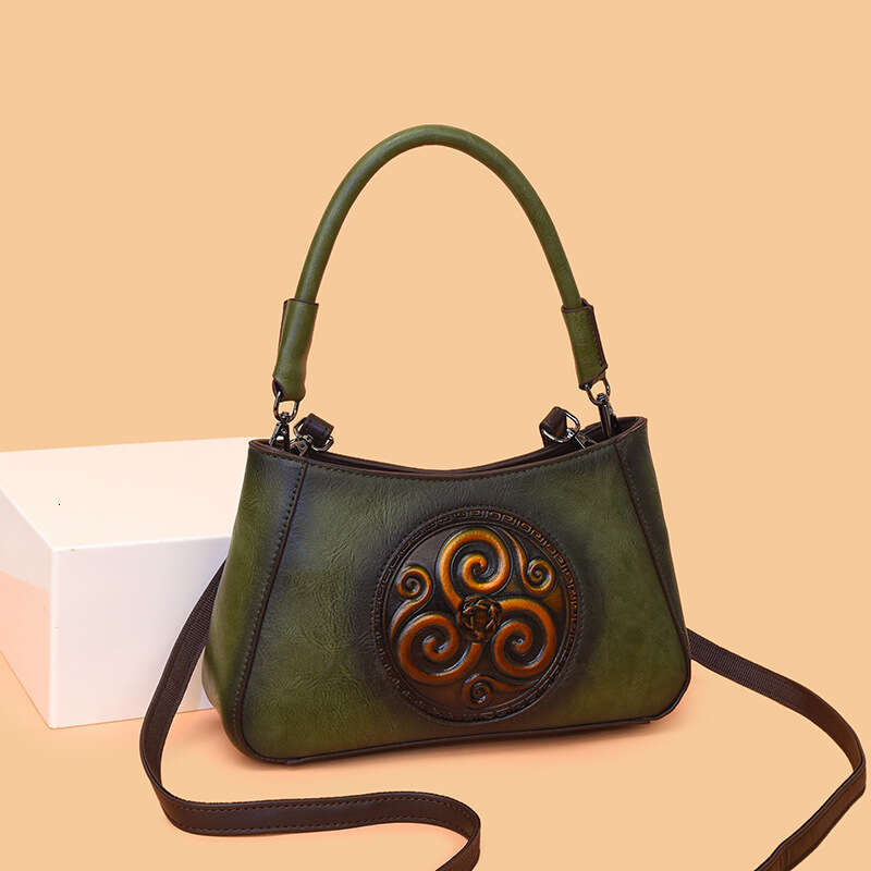 2025 New Shoulder Soft Leather Casual Versatile Textured Crossbody Niche Design Commuter Bag