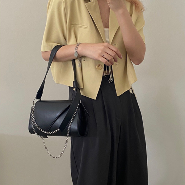 Free Shipping Designer Luxury Niche Black Trendy Chain Bag New Versatile Fashionable Stylish Handbag Shoulder Bag Crossbody Bag Trendy Leisure Leisure