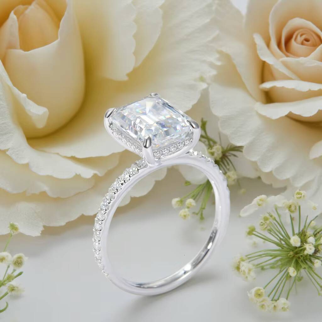 8*10mm Hot Selling 925 Sterling Silver Moissanite Engagement Wedding Ring Premium Quality 4CT Emerald Moissanite Ring