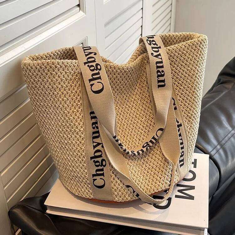 Designer Woven Straw Bags Women's Large Capacity New Autumn And Winter All-Shoulder Beach Commuter Bucket Bag