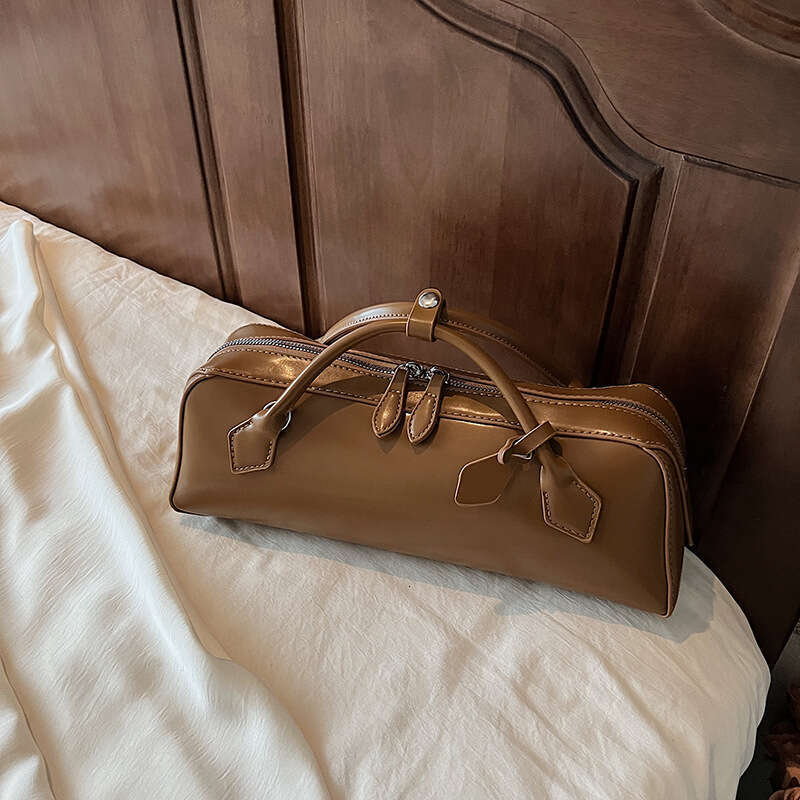 Simple Handheld Boston for Women 2025 Summer High-End Fashionable Commuter Shoulder Crossbody Bag