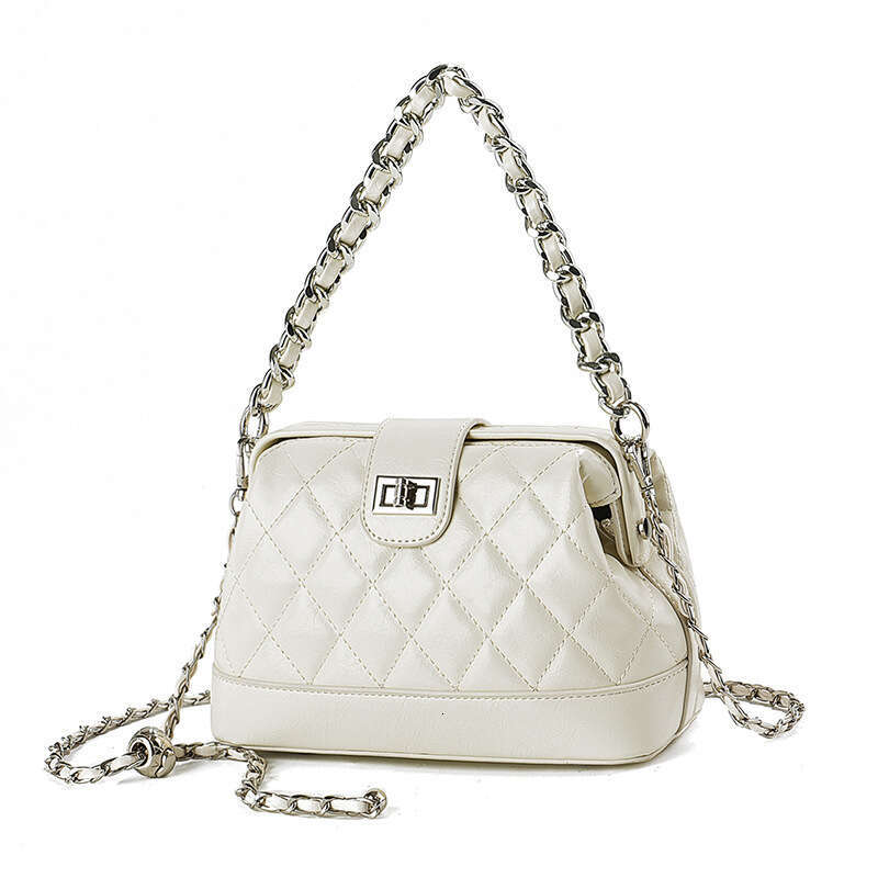 High-end Niche Quilted Embroidery Shell New Fashion Versatile Shoulder Commuter Crossbody Mini Bag