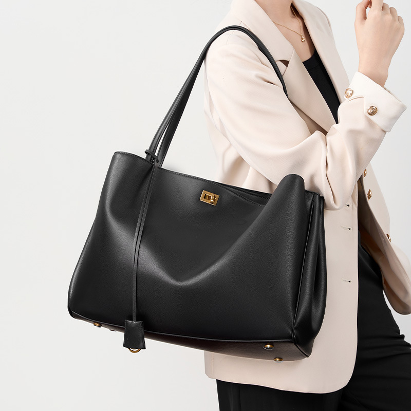 Large Genuine Leather Shoulder Bag Luxury Bag Underarm Top Layer Cowhide Large Capacity Women's Commuter High-end Designer Bag Tote Bag