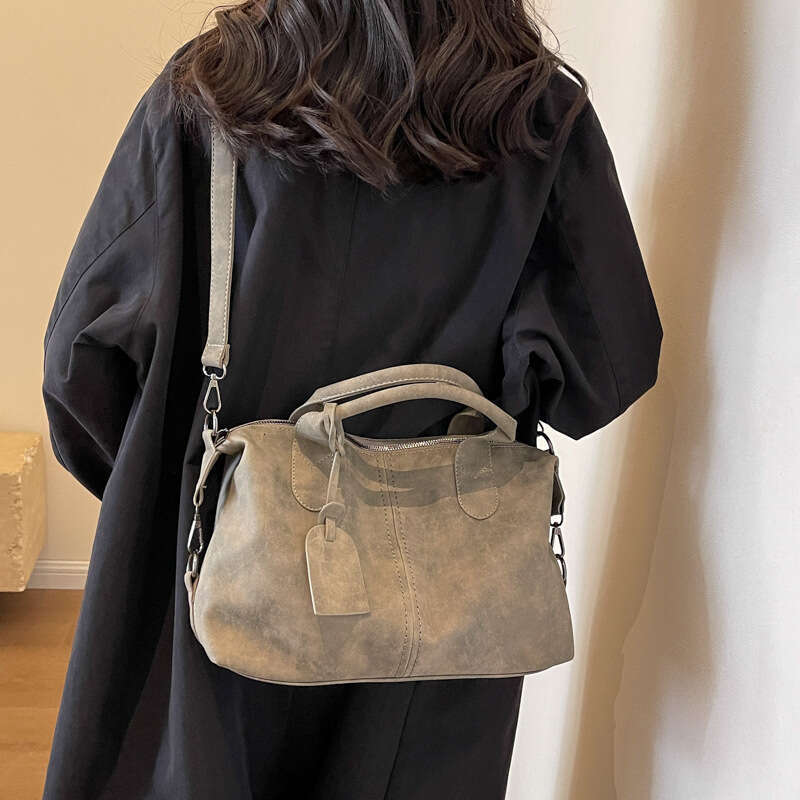 2025 Spring and Autumn Fashion Matte Boston Handheld Commuter Tote for Women, Cross-border Retro Large Capacity Bag