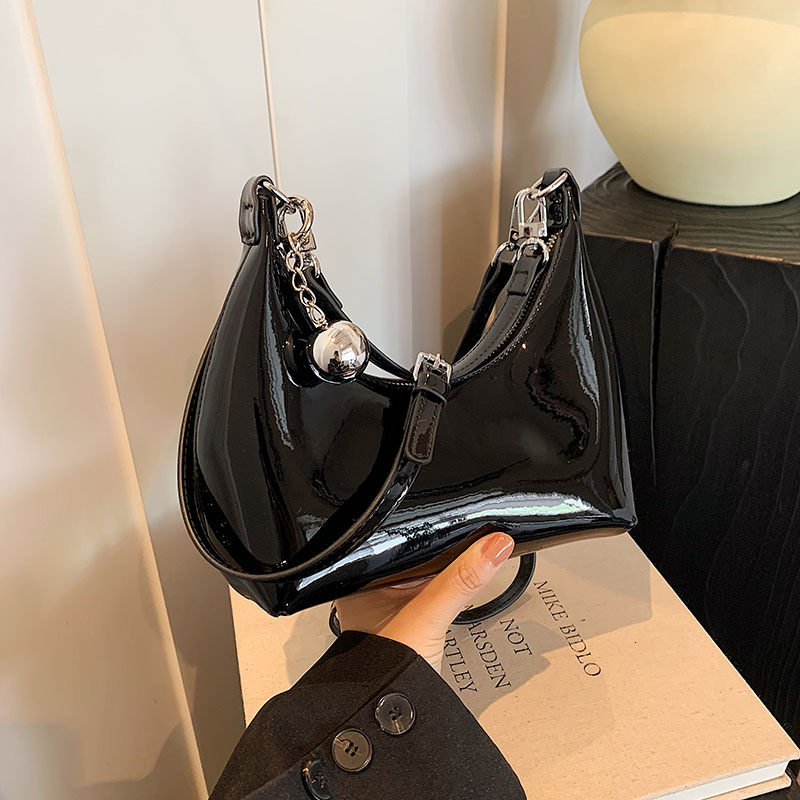 2025 Summer New Women's Crossbody Bag Fashion Summer New Fashion Handbag Fashion Personalized Commuter Women's Shoulder Bag New women's