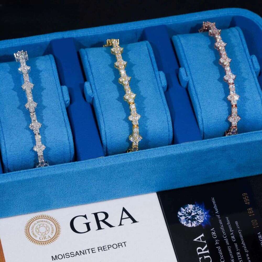 Stylish New Arrival Fashion Femme Design Sier VVS Moissanite Dia Iced Out Four Leaf Clover Cross Tennis Chain Bracelet