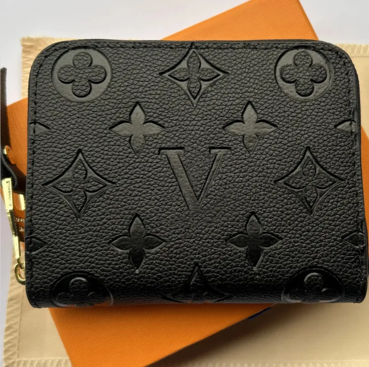 Luxurys Designers Wallet Fashion Bags Card Holder Carry Around Women Money Cards Coins Bag Men Leather Purse Long Business Wallets Holders