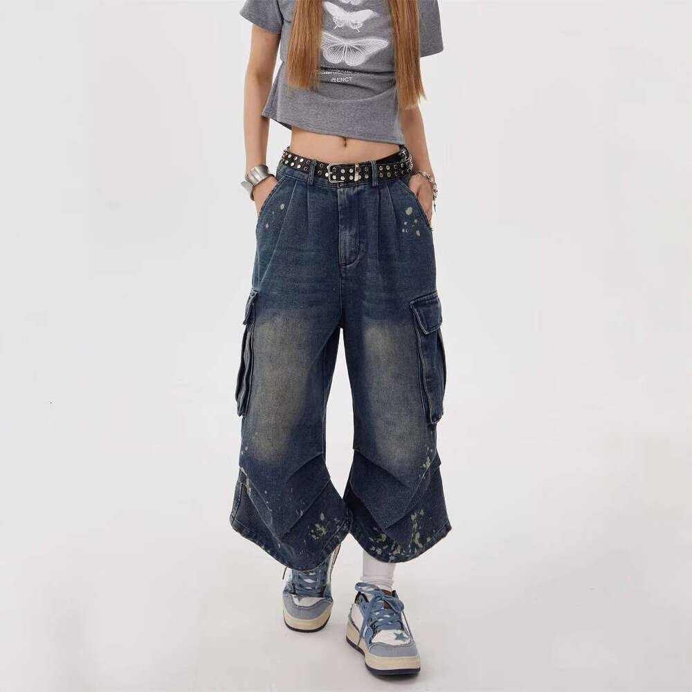 Large Straight American Style Multi-Pocket Cargo Denim Shorts for Men and Women with Pleated Design, Loose Fit, Draped Effect, Seven-Quarter Length