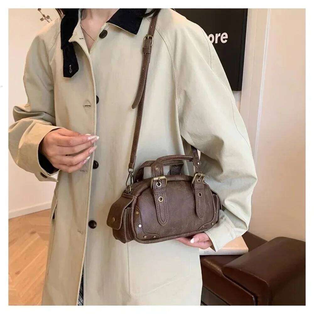 Women's Bags Designer Vintage Leather Shoulder Coffee Rivet Crossbody Bag Large Capacity Women Handbag