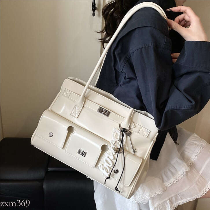 Oil Wax Leather Handheld Underarm for Women 2025 New Large Capacity High-End Versatile Commuting Shoulder Bag