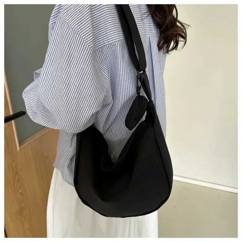 Womens Canvas Shoulder Bag Large Capacity Crossbody Chest Bag Casual Half Moon Belt Messenger Bag Student Commute Dumpling Bag Y250719