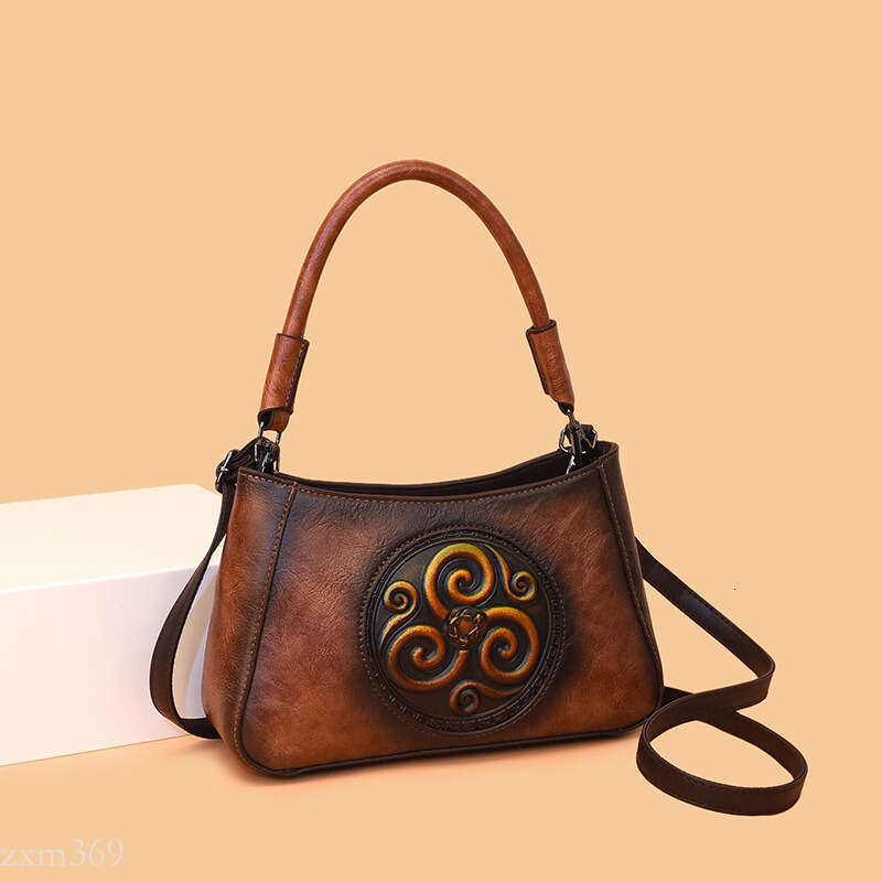 2025 New Shoulder Soft Leather Casual Versatile Textured Crossbody Niche Design Commuter Bag
