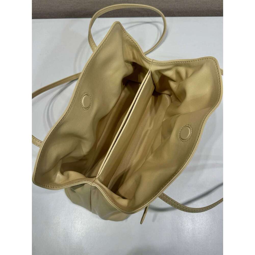 Soft Lambskin Cloud Shoulder Bag Spacious Stylish Crossbody Purse for Women Fashionable Versatile Handbag