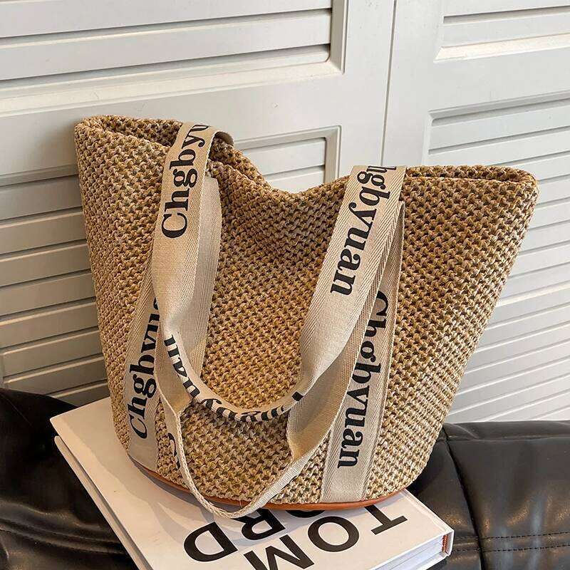 Designer Woven Straw Bags Women's Large Capacity New Autumn And Winter All-Shoulder Beach Commuter Bucket Bag