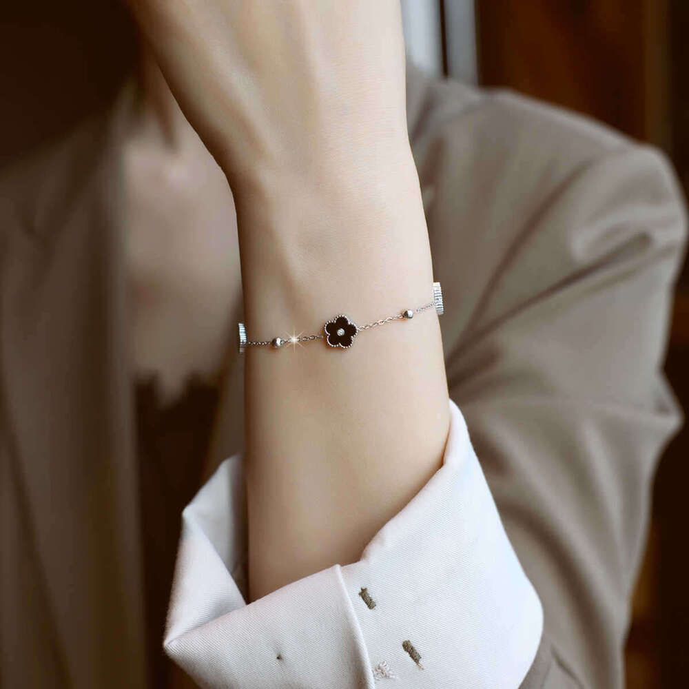 French Style Light Five-Leaf Inlaid Dia Titanium Steel Bracelet for Women Fashionable Versatile New Flower Four-Leaf Clover Jewelry Non-Fading