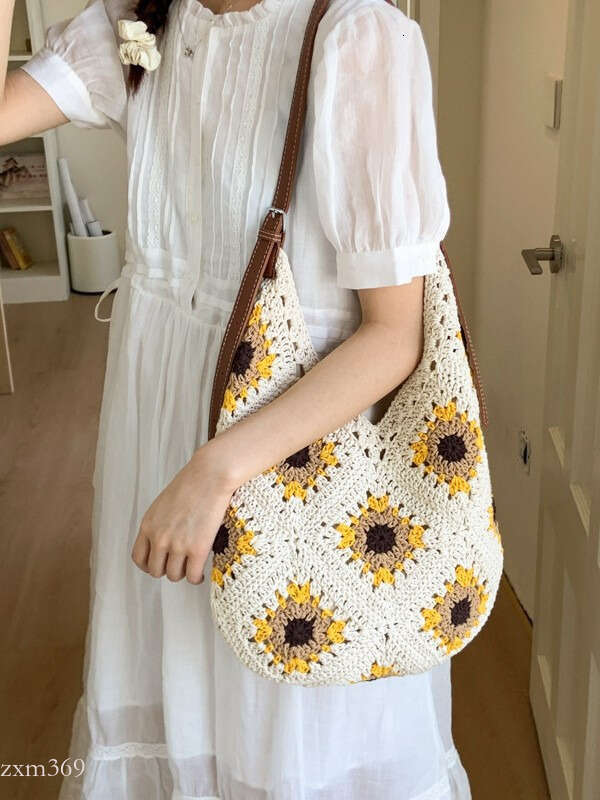 Summer Woven for Women 2025 New Fashion Knitted Shoulder Versatile Large Capacity Crossbody Tote Bag