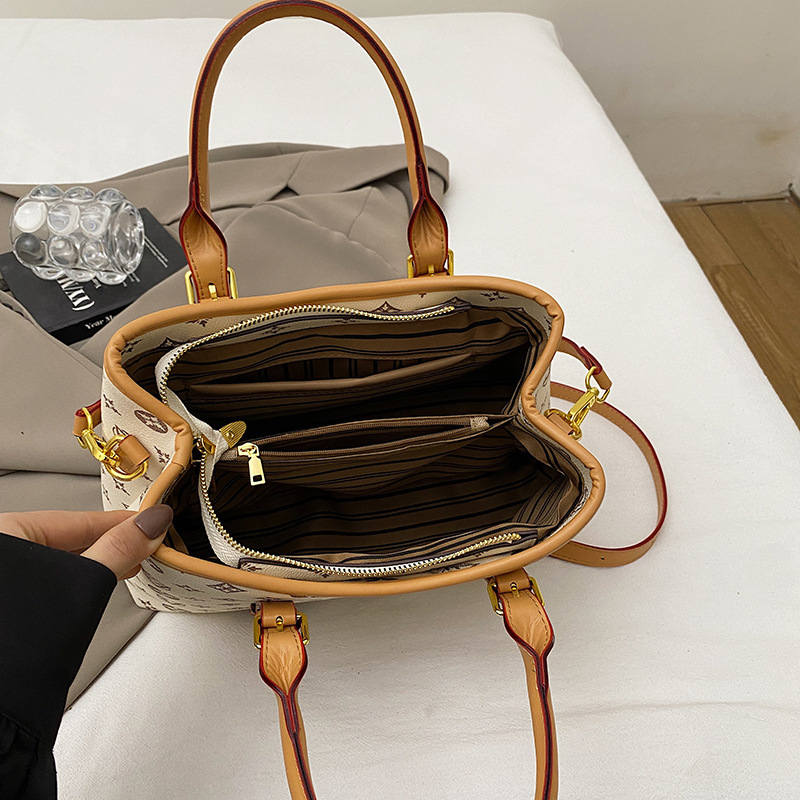Designer Bag Luxury Bag Charms Women S Tote New Large Capacity Soft Leather Like Shoulder Bag Shoulder Retro Fashion Commuter Purse