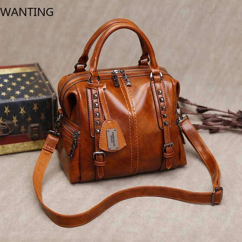 Luxury retro designer PU leather large capacity one-shoulder classic rivet decoration ladies handbag