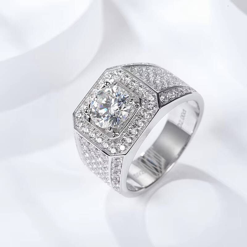 Hot Sale Moissanite Silver Ring Huge Stocks Engagement Rings 1-5CT Moissanite Center Stone Engagement Men Ring.