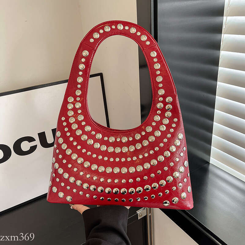 Fashion Single with Rivets, U-Shaped Underarm Bag, Trendy Versatile Large Capacity Women's Shoulder Bag