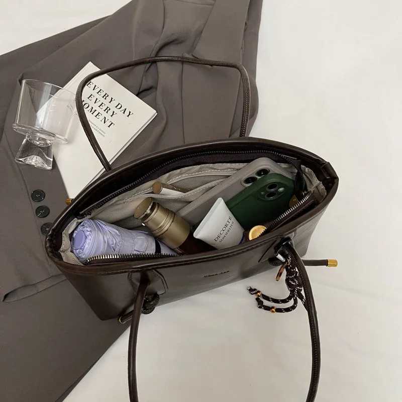 LEFTSIDE PU Leather Shoulder Bags For Women 2025 Winter Y2K Trend Female Crossbody Bag Lady Handbags And Purses Tote Bag Y250719