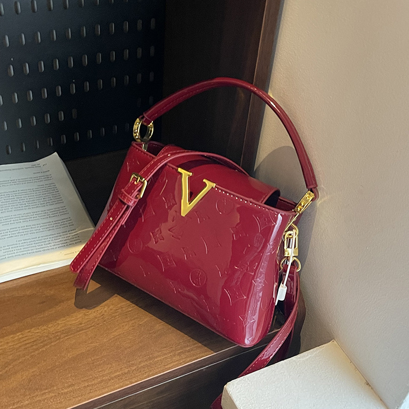 Premium Texture Women's Handbag Summer 2025 New Letter Embossed Shoulder Bag - Patent Leather Glossy Crossbody Purse